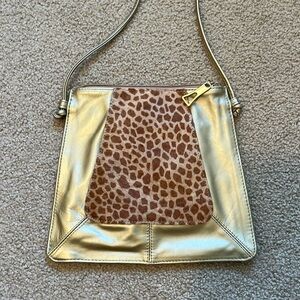 Vintage Dawli gold metallic purse with giraffe pattern. Excellent condition